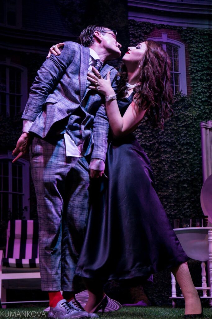 photo_5192795828471856379_y